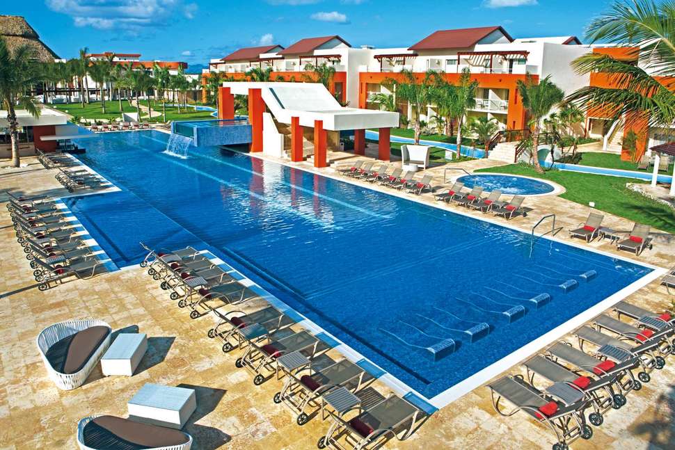 Breathless Punta Cana Resort & Spa suites met whirlpool