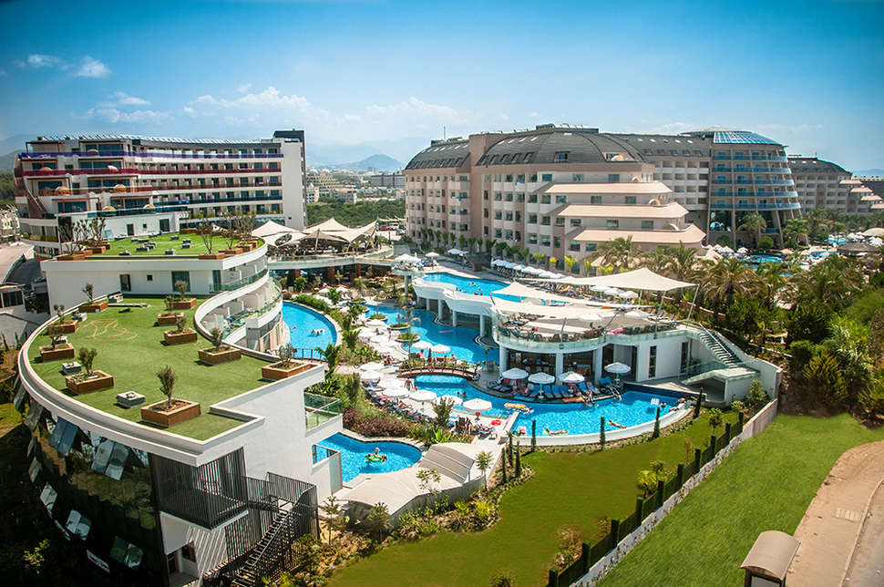 Long-Beach-Resort-Hotel-Spa-luxe-swim-up-rooms-turkije-alanya