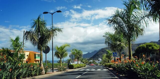 Piscinas-de-Bajamar-natuurlijk-zwembad-tenerife