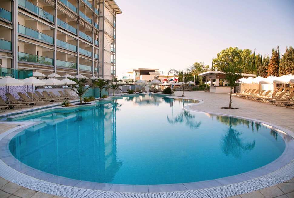 Asterias Beach Hotel