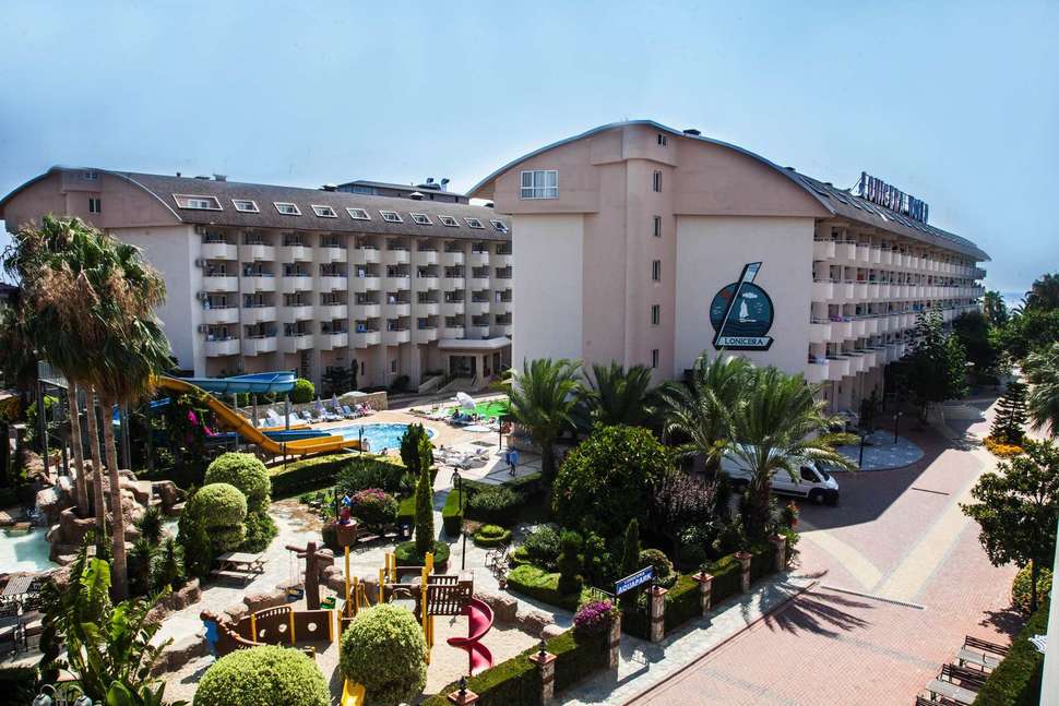 Lonicera World Hotel