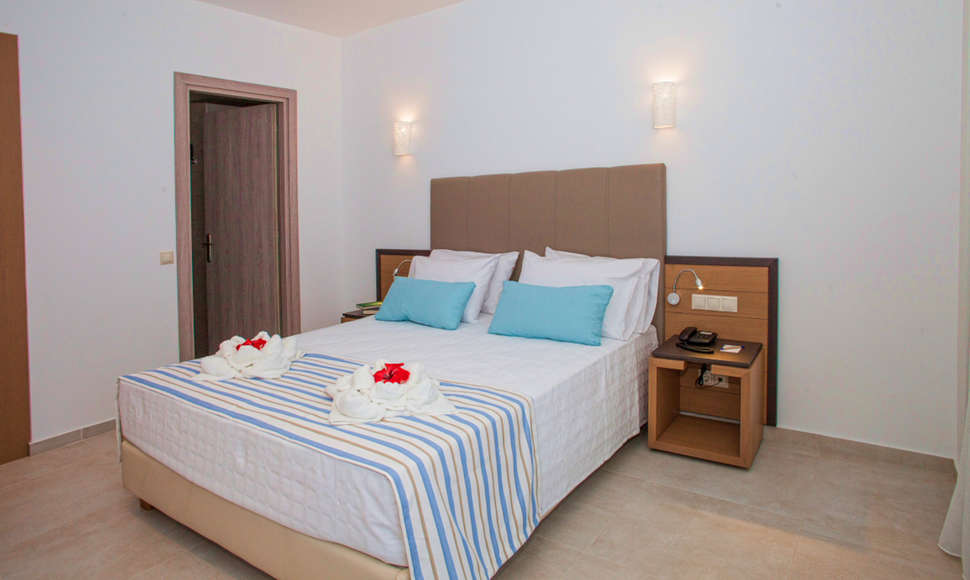 Minos Aparthotel & Suites