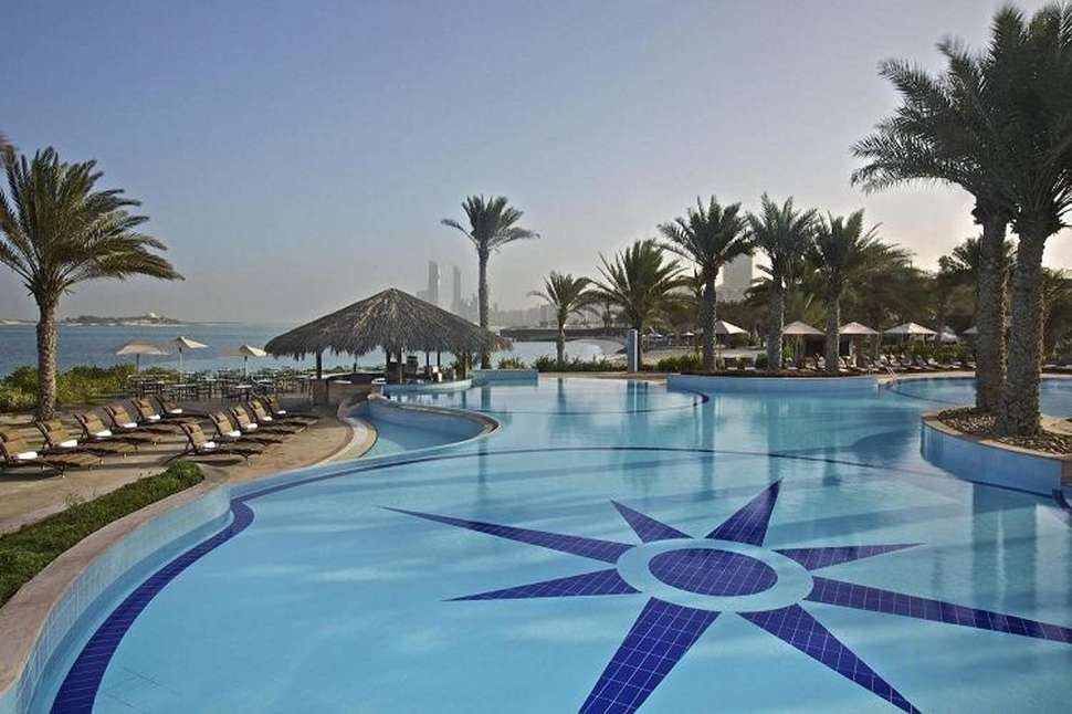 Radisson Blu Hotel & Resort Abu Dhabi Corniche